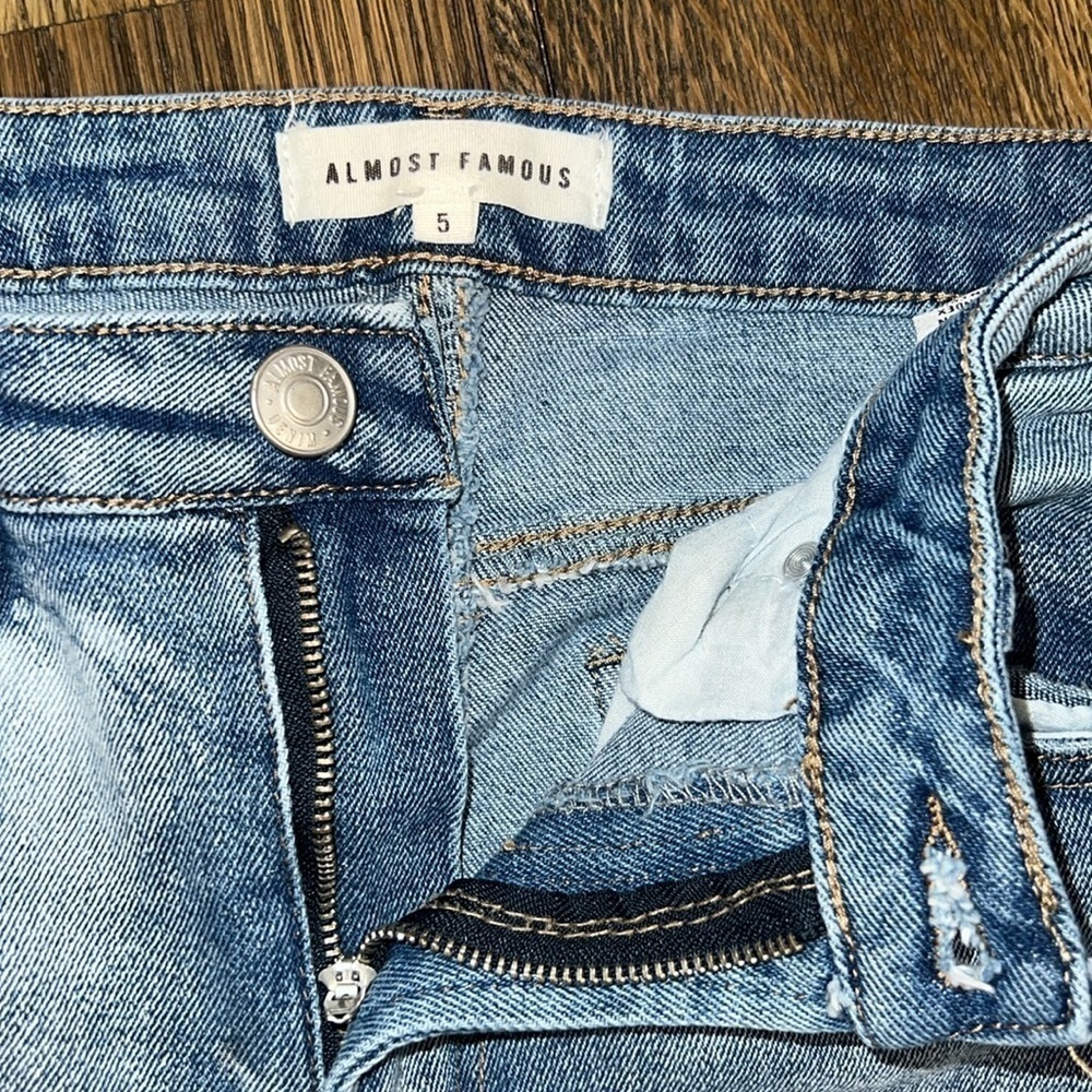 Almost Famous Jeans 5 Destroyed High Rise Ankle Grunge Casual Straight Leg Light - Picture 8 of 9